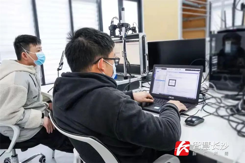 爭當創新驅動核心引擎 打造科技創新高地高峰-4.jpg