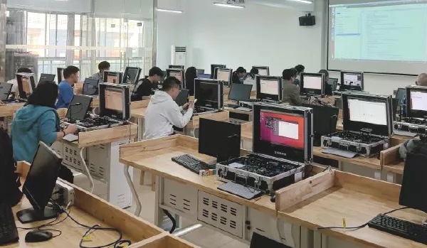 人工智能实验室
